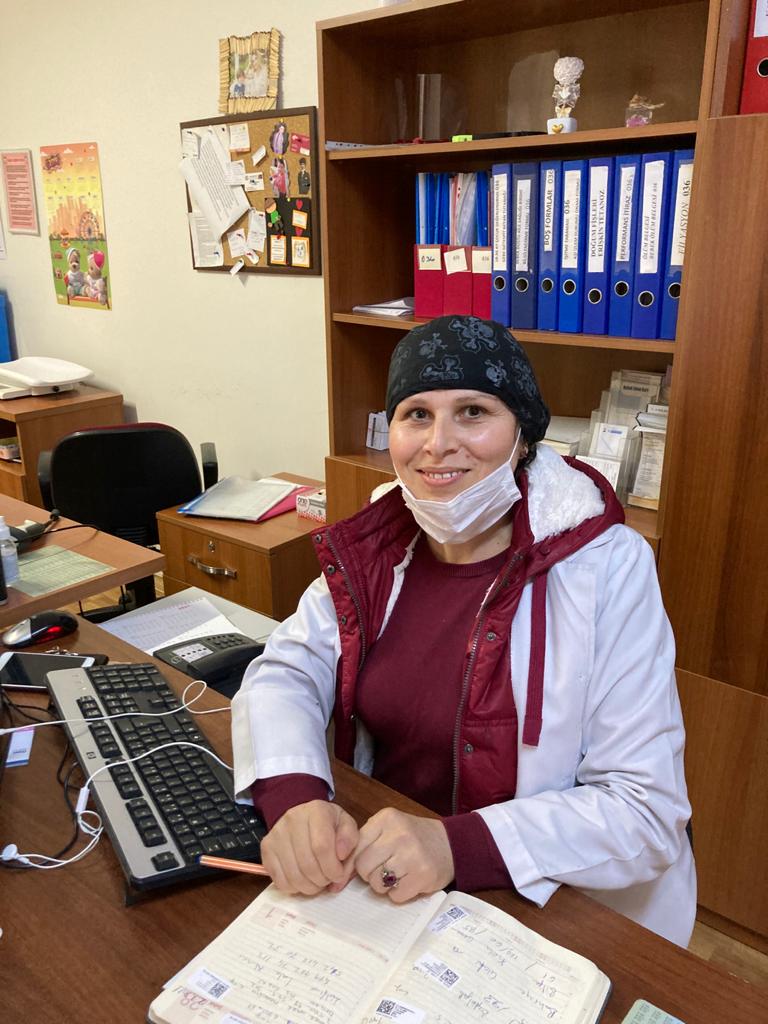 Ebe Özgür Kabar ŞİMŞEK Aile Sağlığı merkezimiz 41.03.039 nolu AHB de görevine başlamıştır